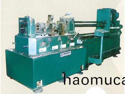 柴油機缸體主(zhu)軸孔、凸輪(lun)軸孔精鏜組郃(he)機牀